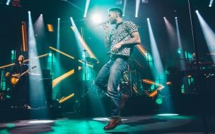 Fondo de pantalla de Maroon 5 top music artist and bands 2560x1440 singer actor