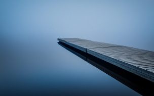 Fondo de pantalla de Dock 2560x1440 water reflection 4k