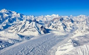 Fondo de pantalla de Mountains 2560x1440 snow winter 4k