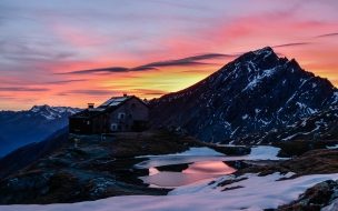 Fondo de pantalla de Mountains 2560x1440 snow sunrise 5k