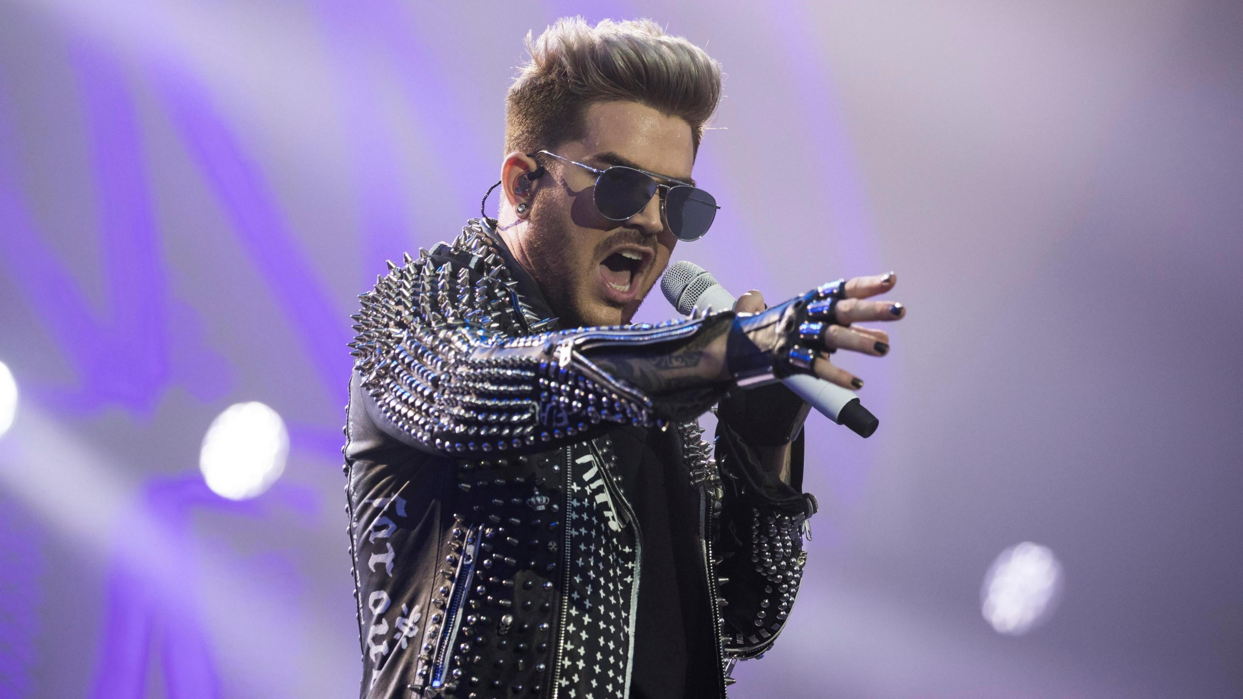 Adam lambert 2560x1440 photo 6k