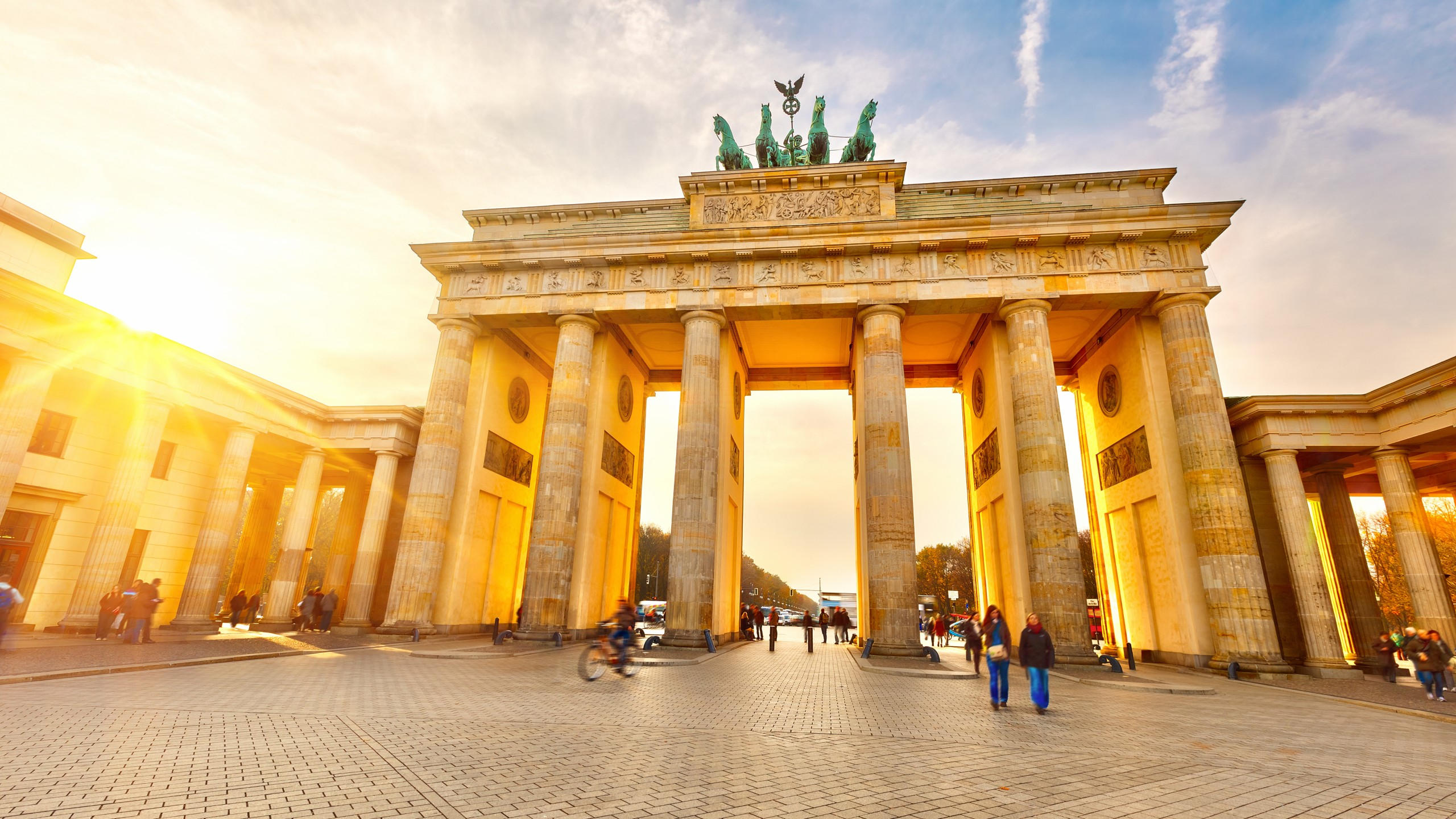Brandenburg gate 2560x1440 berlin germany tourism travel