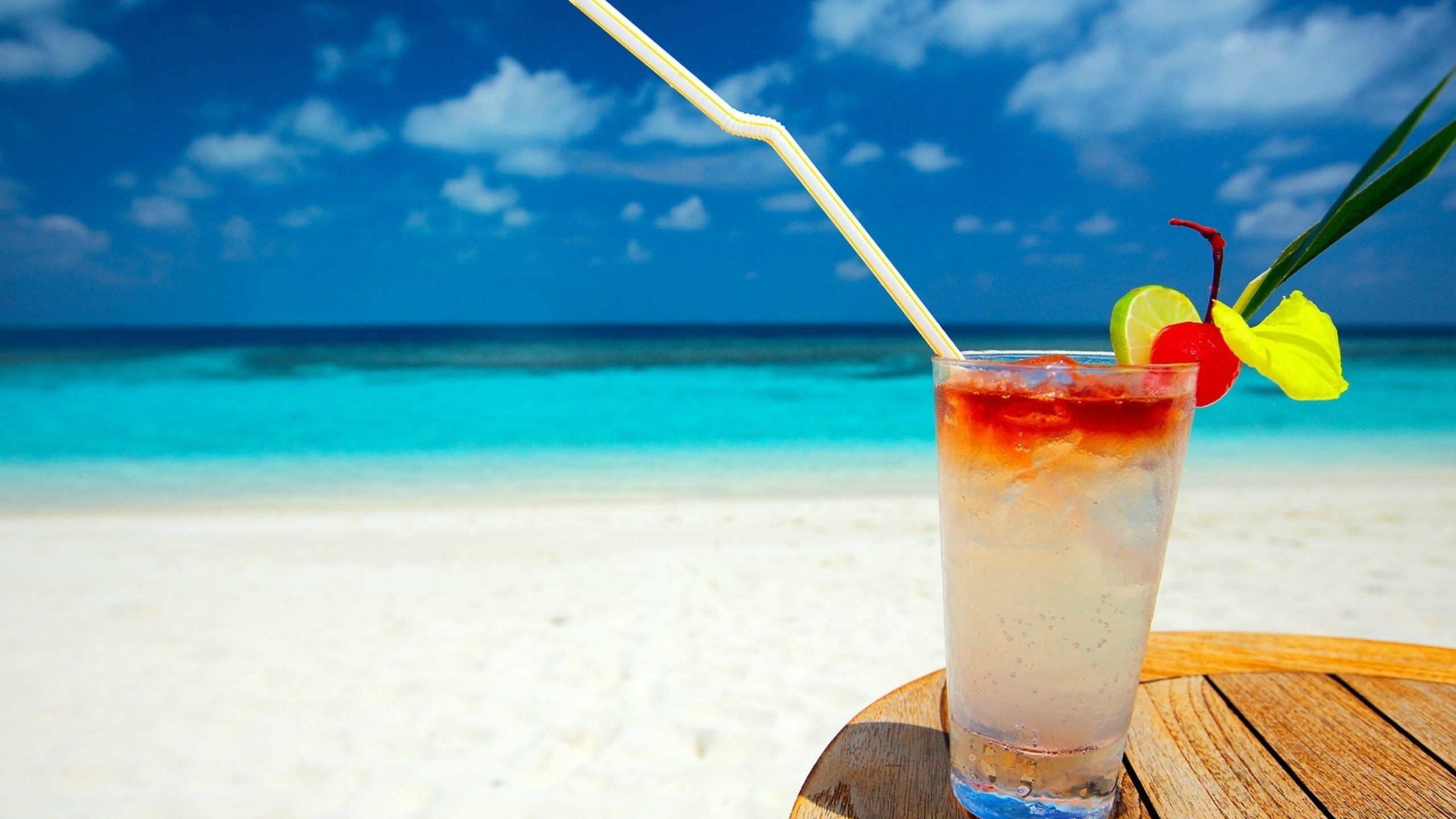 Cocktail 2560x1440 beach 5k