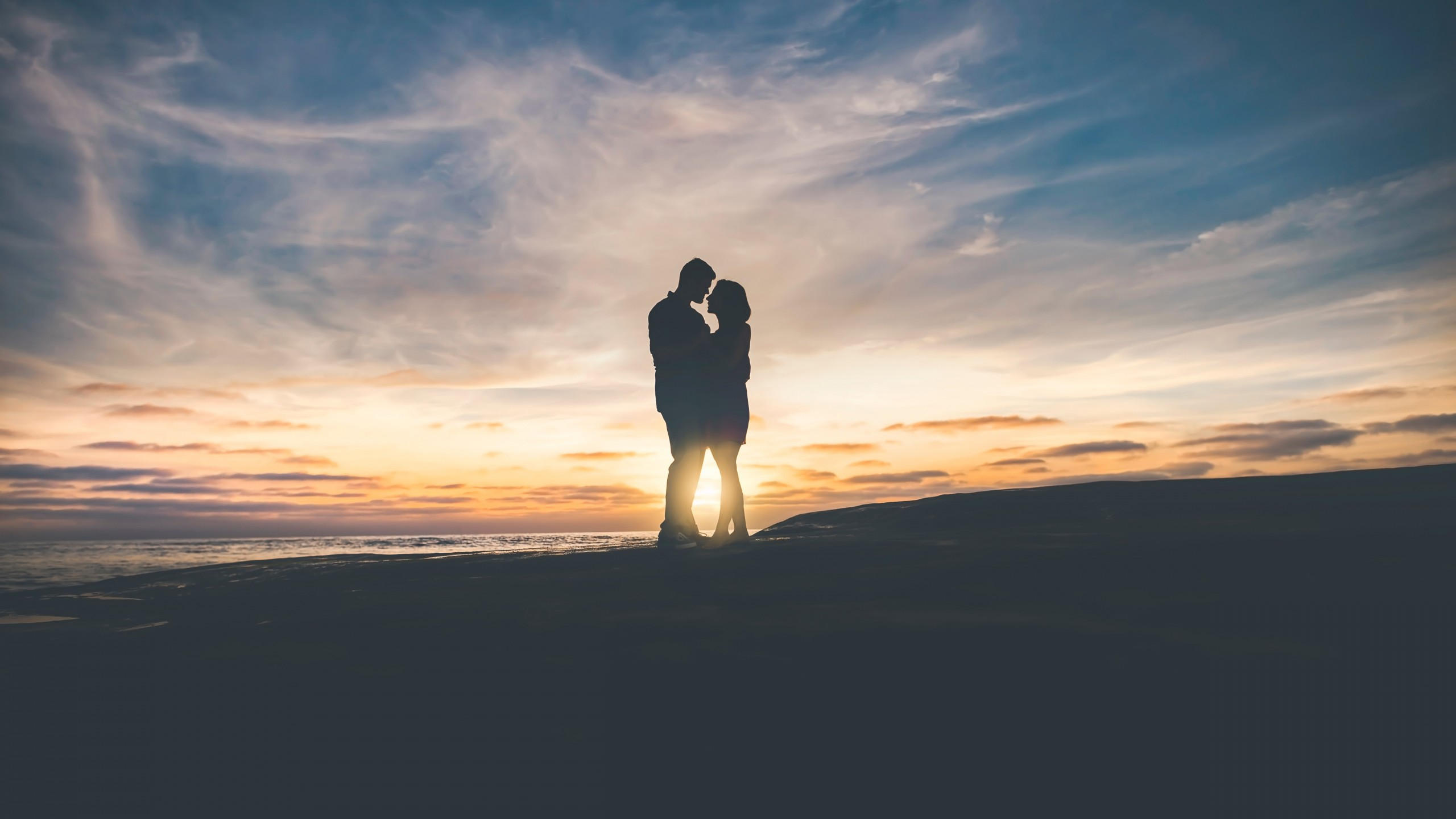 Love image 2560x1440 couple sky 4k