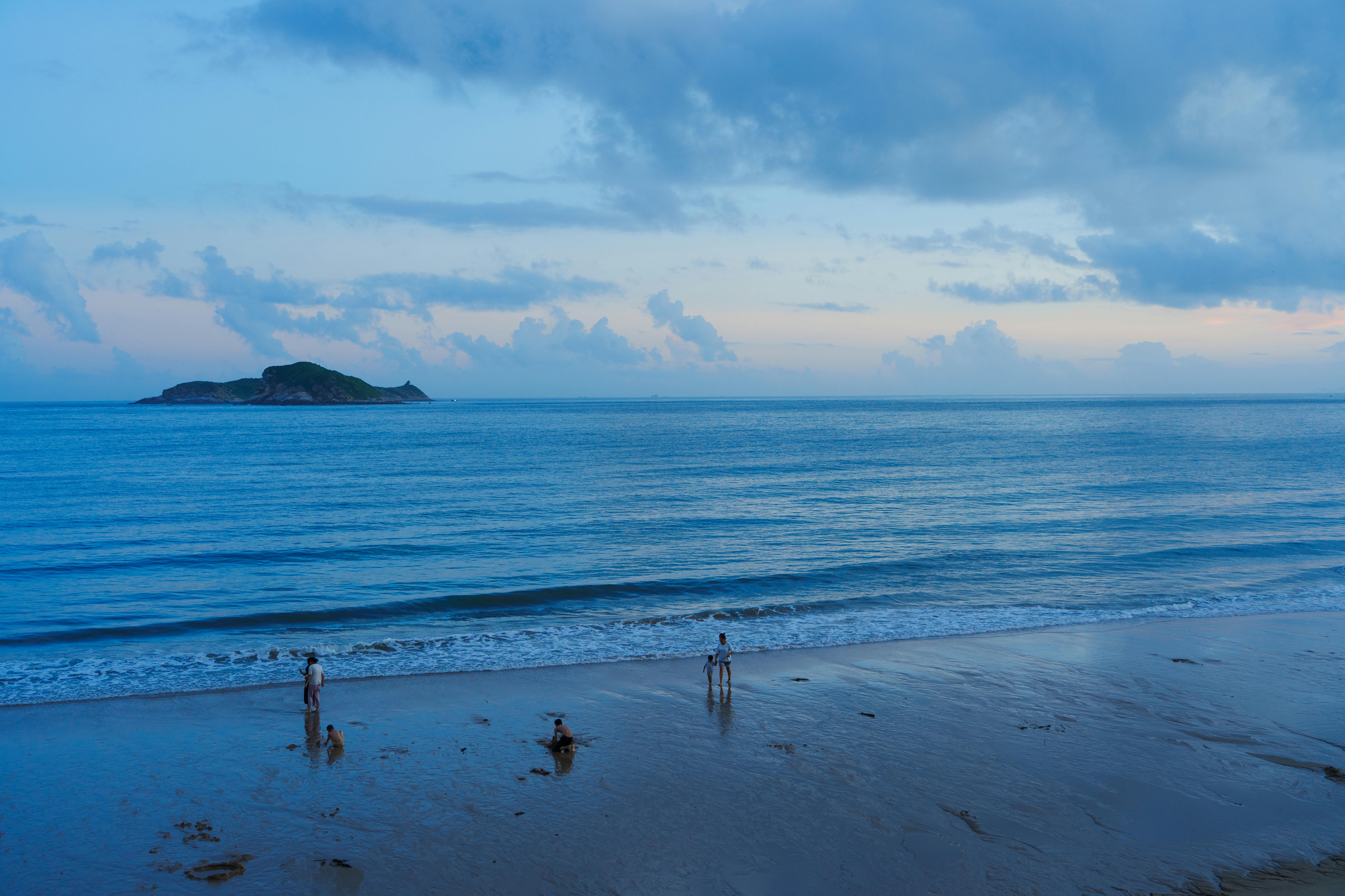 Atardecer en la playa, paisaje, mar, tranquilidad, naturaleza.