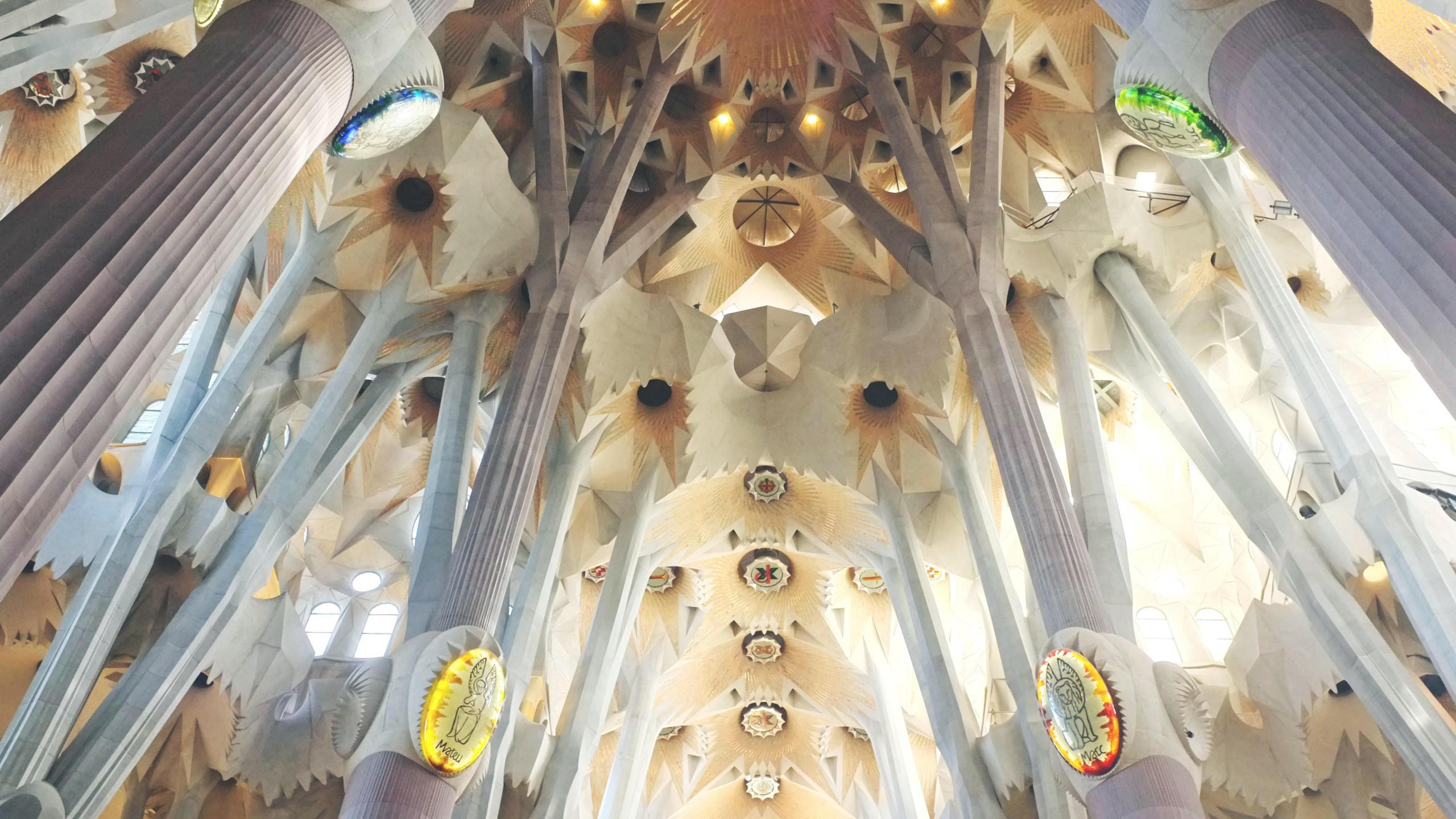 Sagrada fam lia 2560x1440 barselona tourism travel