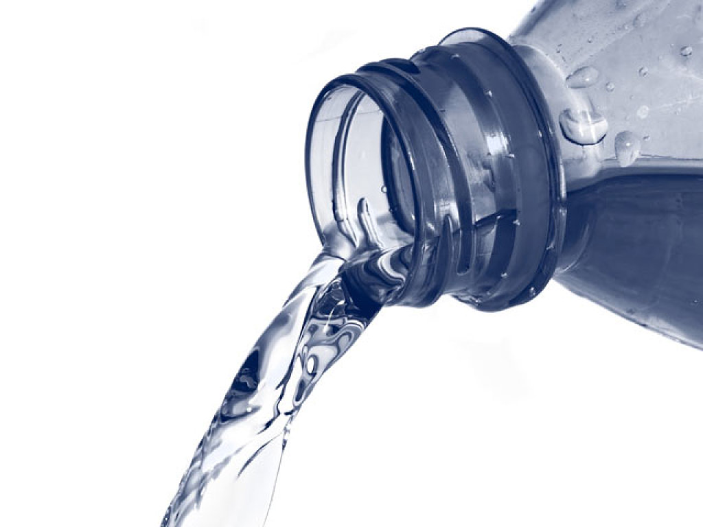 Botella con agua