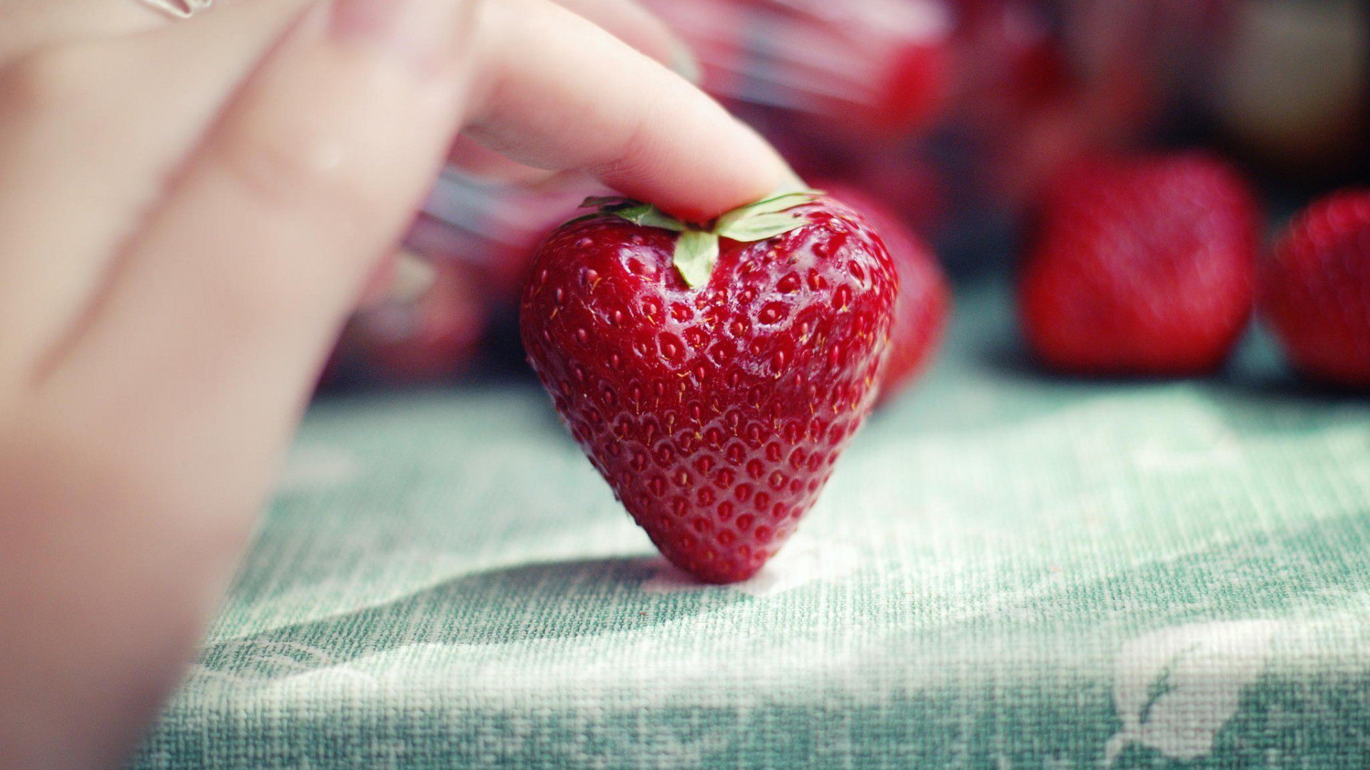 Fondo hd de fresa para los enamorados