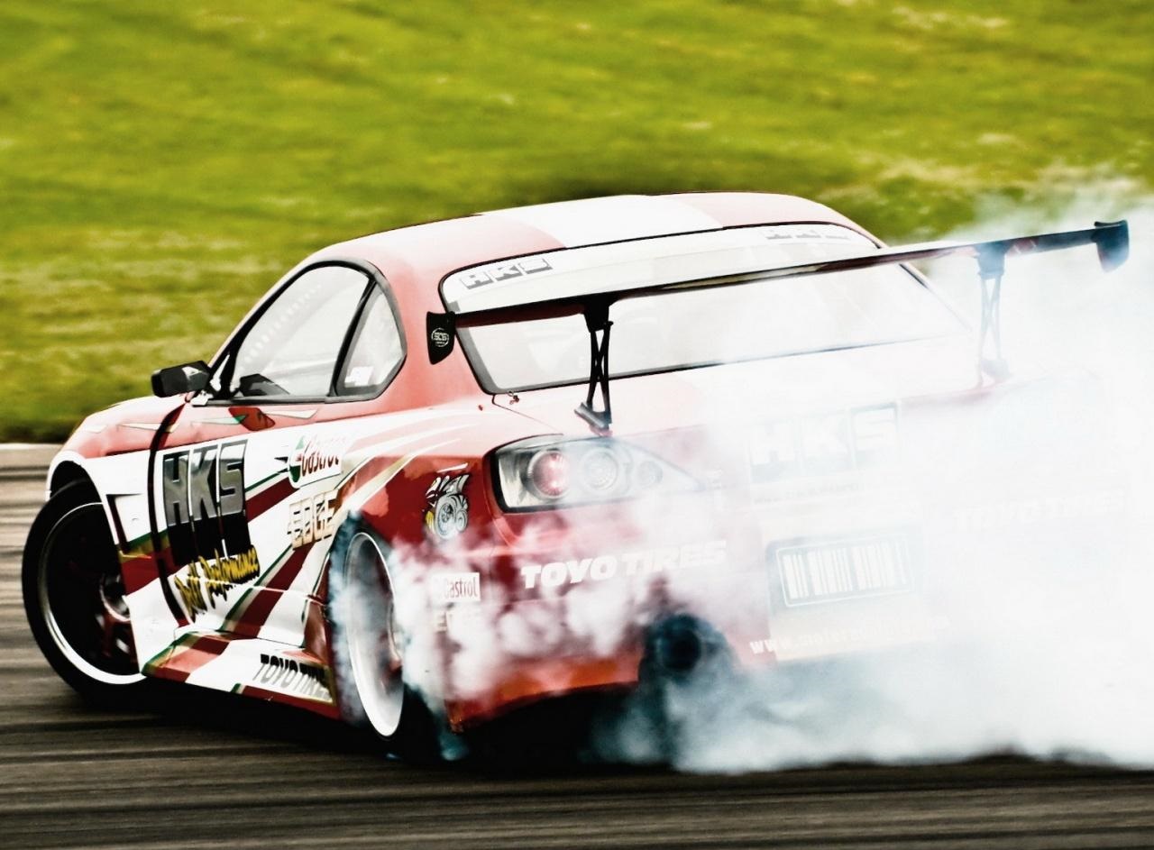 Nissan wallpaper