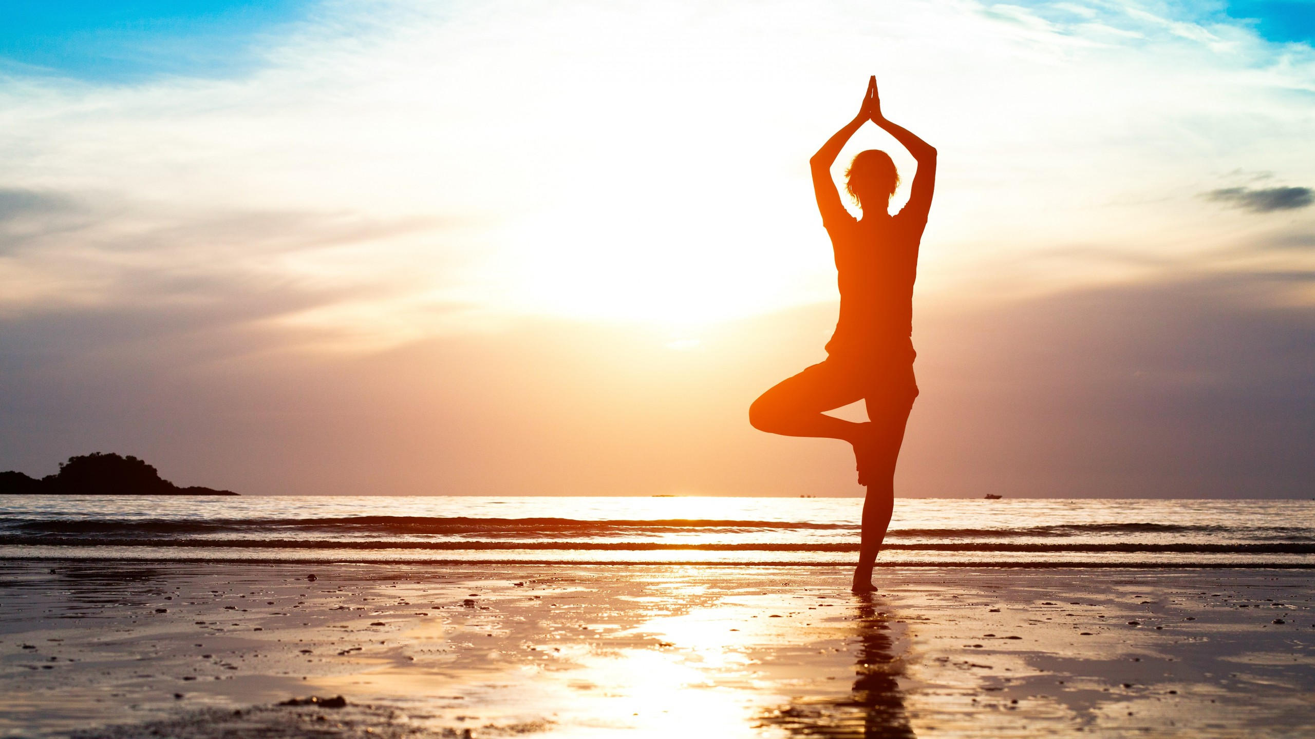 Yoga 2560x1440 girl weight loss beach sand sun relax fitness